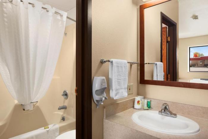 Super 8 By Wyndham Columbus Otel Oda fotoğraf