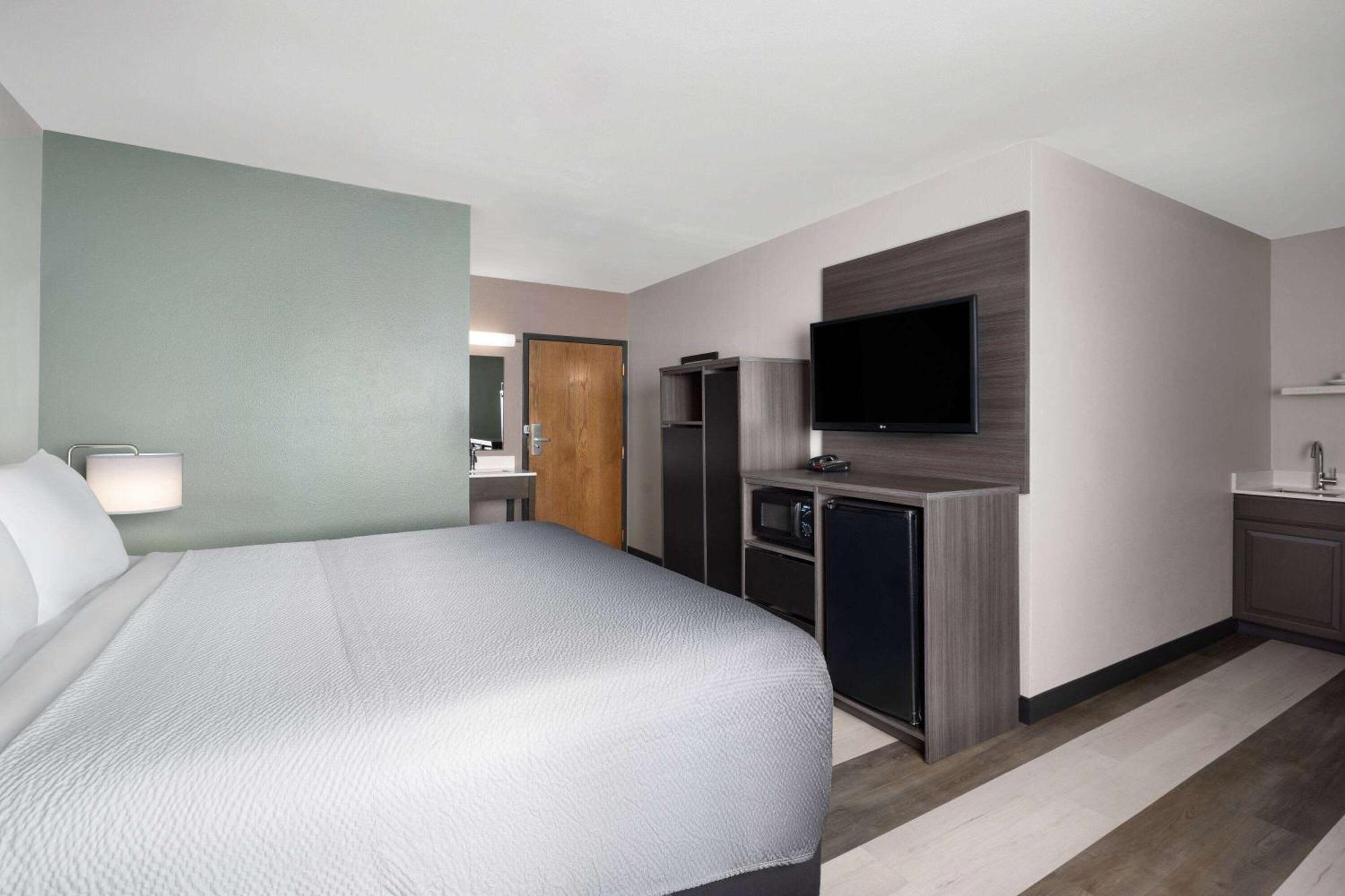 Super 8 By Wyndham Columbus Otel Dış mekan fotoğraf