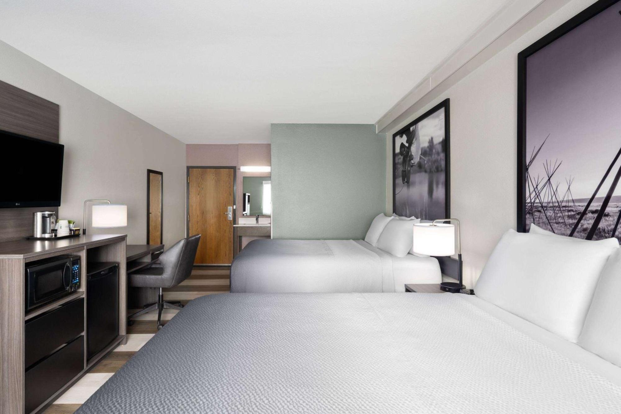 Super 8 By Wyndham Columbus Otel Dış mekan fotoğraf